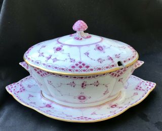 Royal Copenhagen Red Full Fluted Lace Gravy Boat Attached Plate,  Lid Ca.  1890 Wow